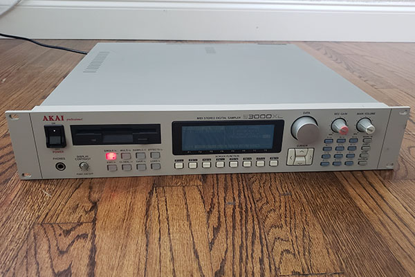 Akai S3000XL photo gallery - Syntaur