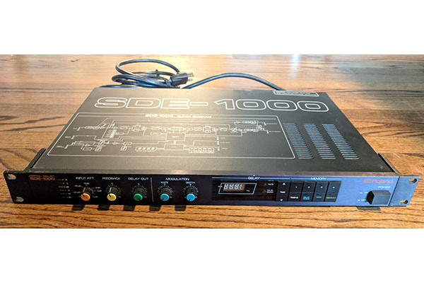 Roland SDE-1000 photo gallery - Syntaur