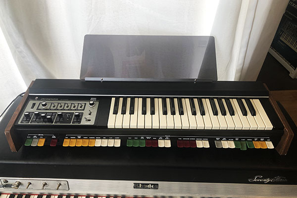 Roland SH-2000