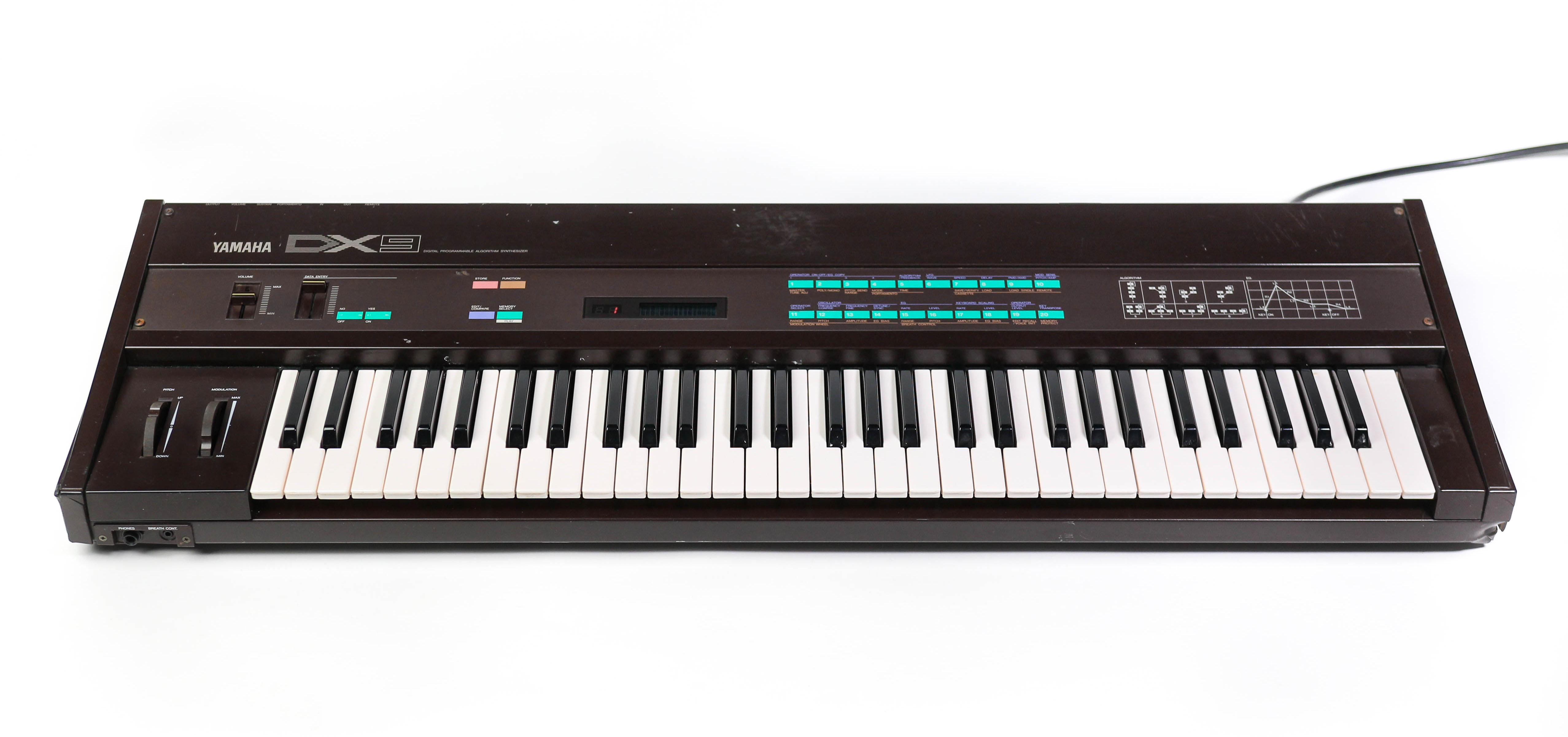 Yamaha DX9 synthesizer