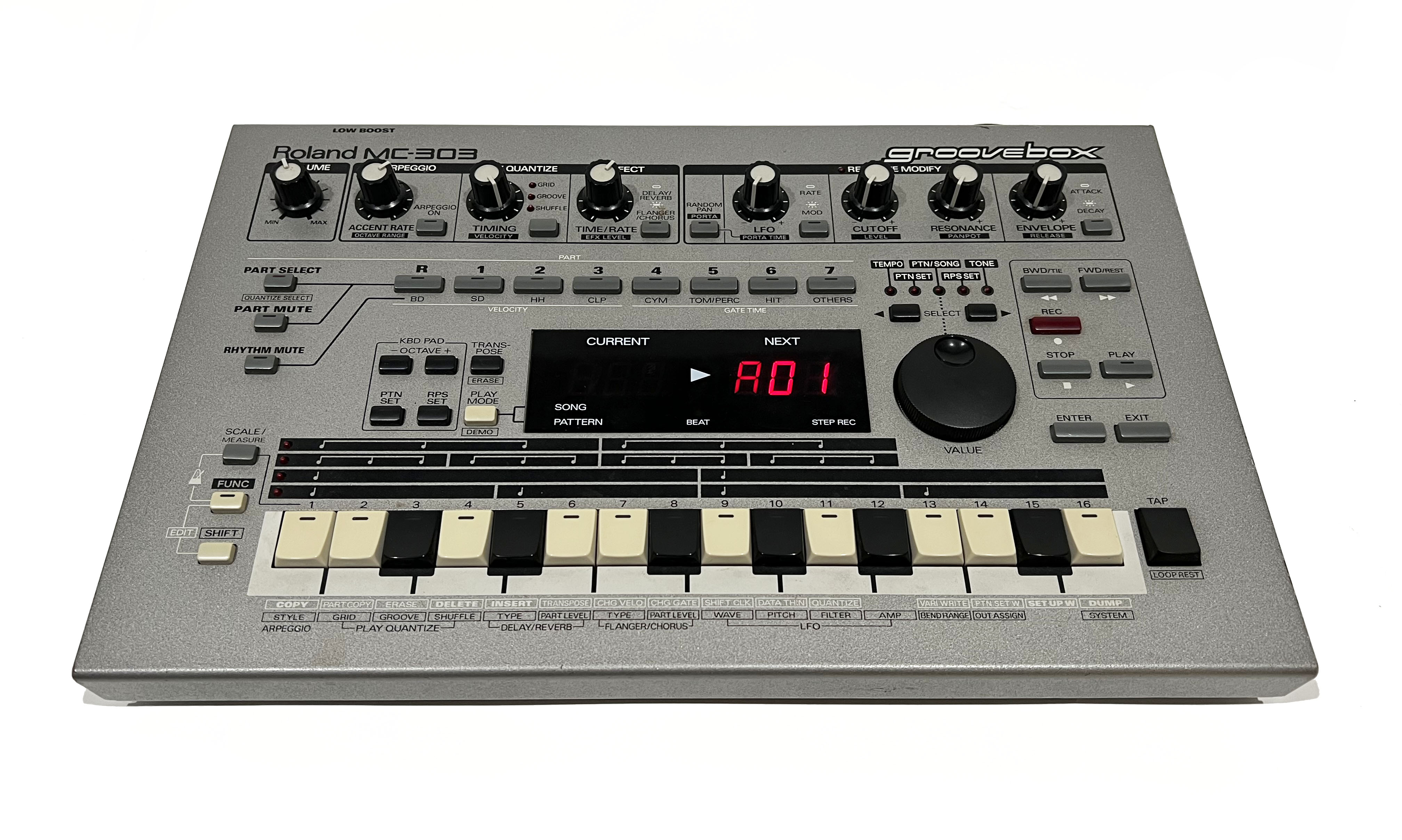 Roland MC-303 Groovebox - Syntaur