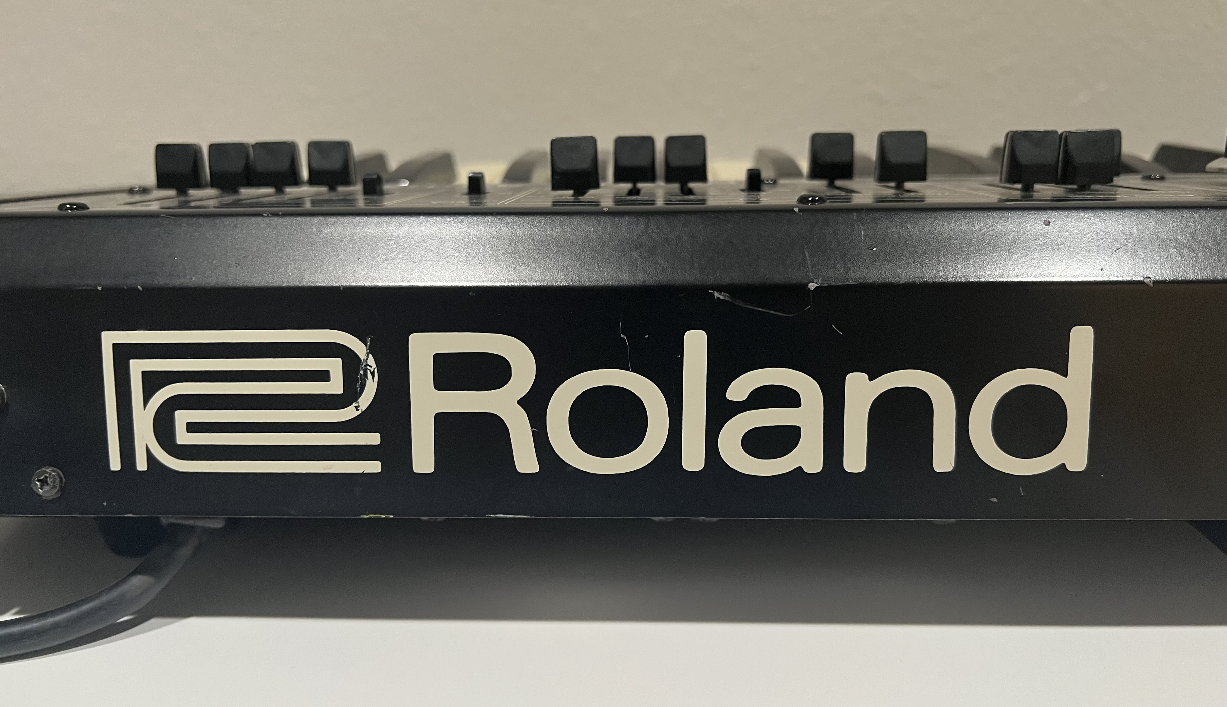 Roland SH-2 synthesizer