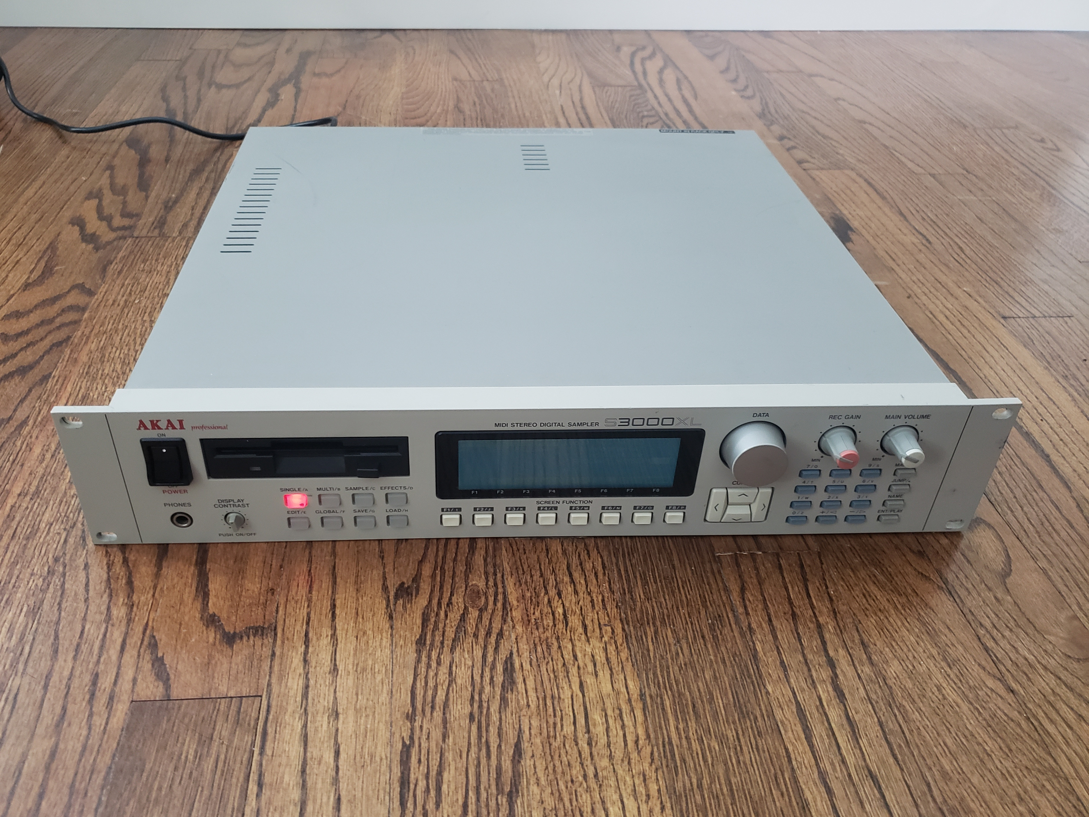 格安限定品値下げ！AKAI PROFESSIONAL S3000XL 動作確認済 サンプラー