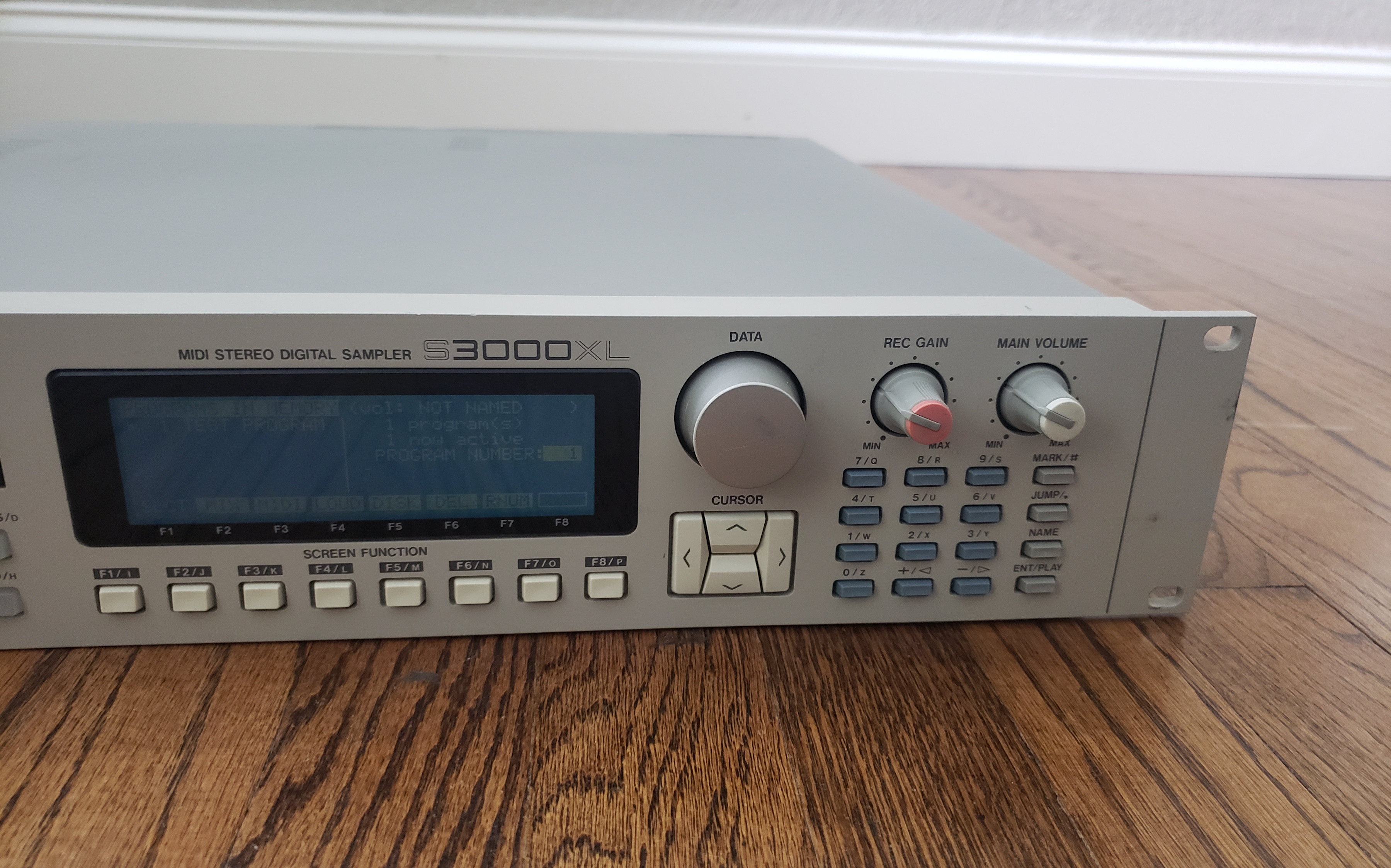 Akai S3000XL photo gallery - Syntaur