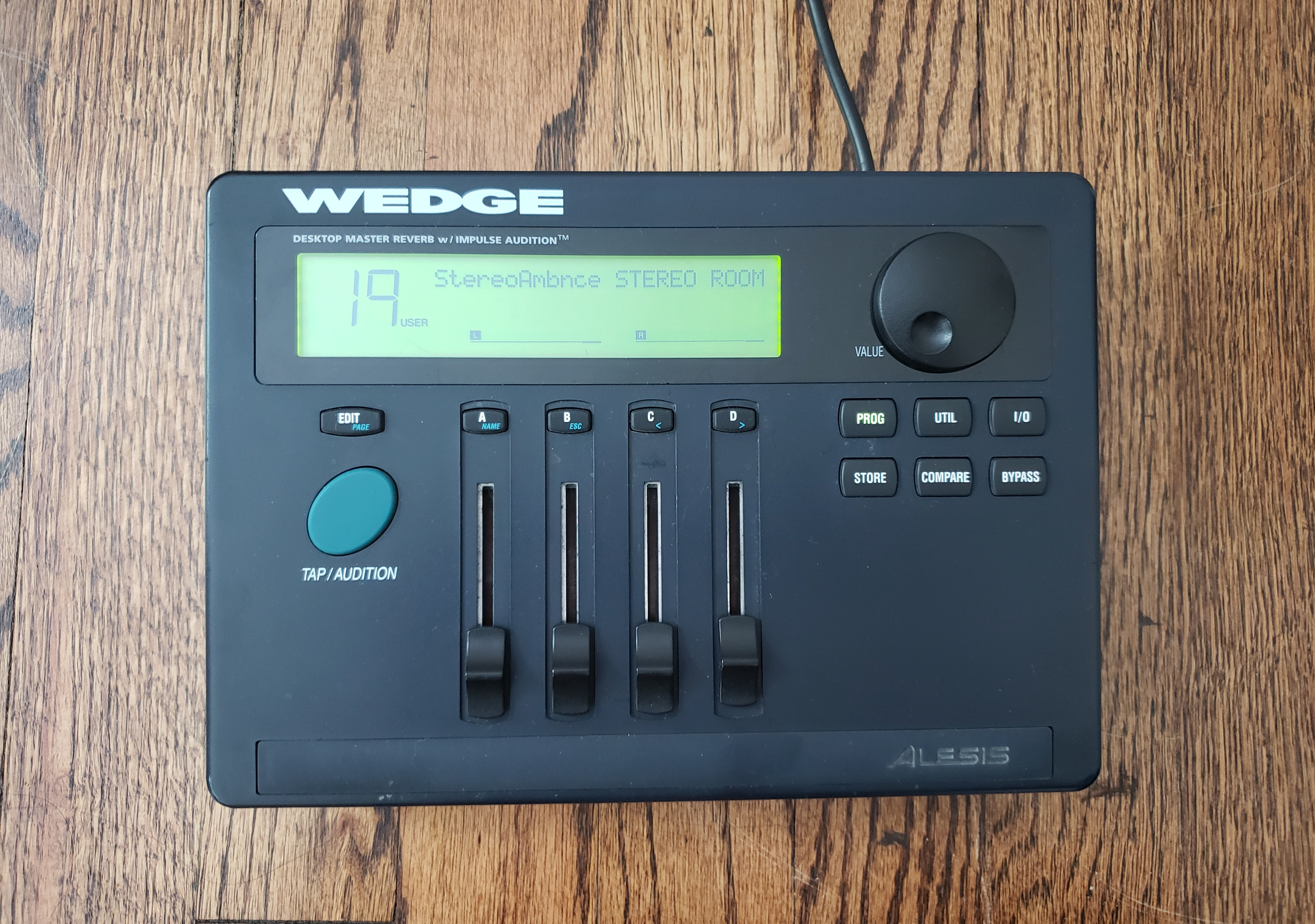 Alesis Wedge photo gallery - Syntaur