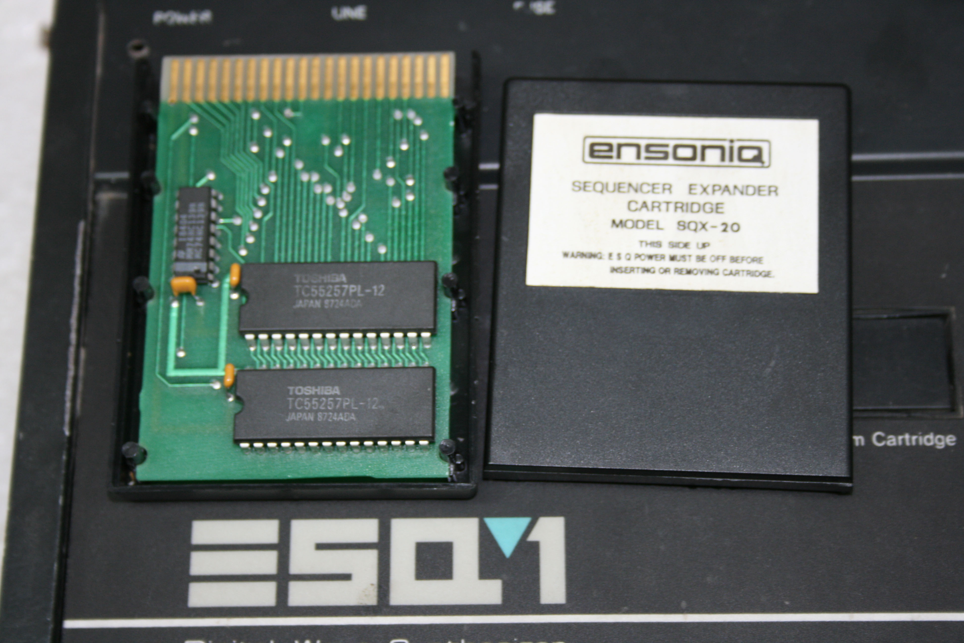 Ensoniq ESQ-1 (metal-case)