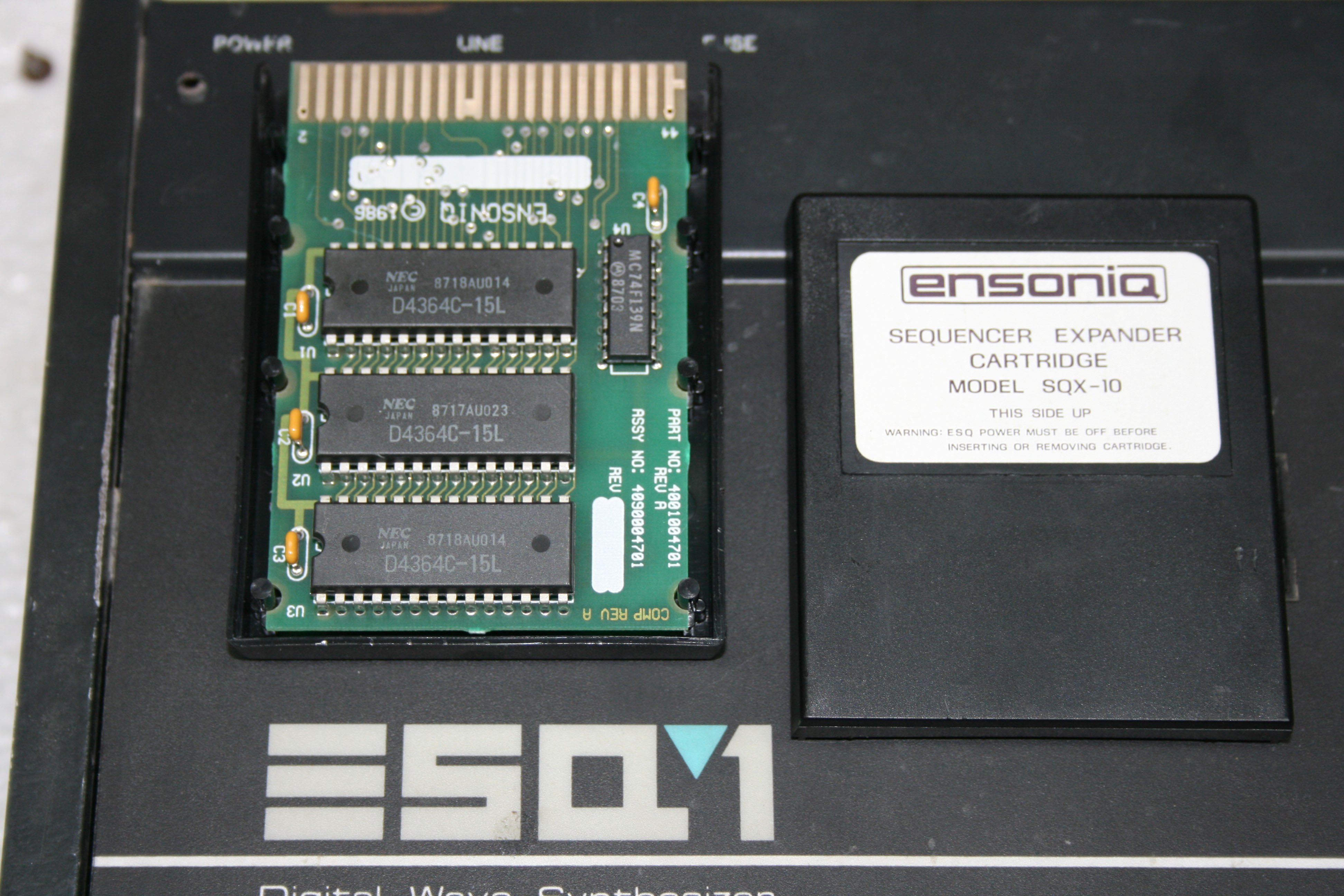 Ensoniq ESQ-1 (plastic case)