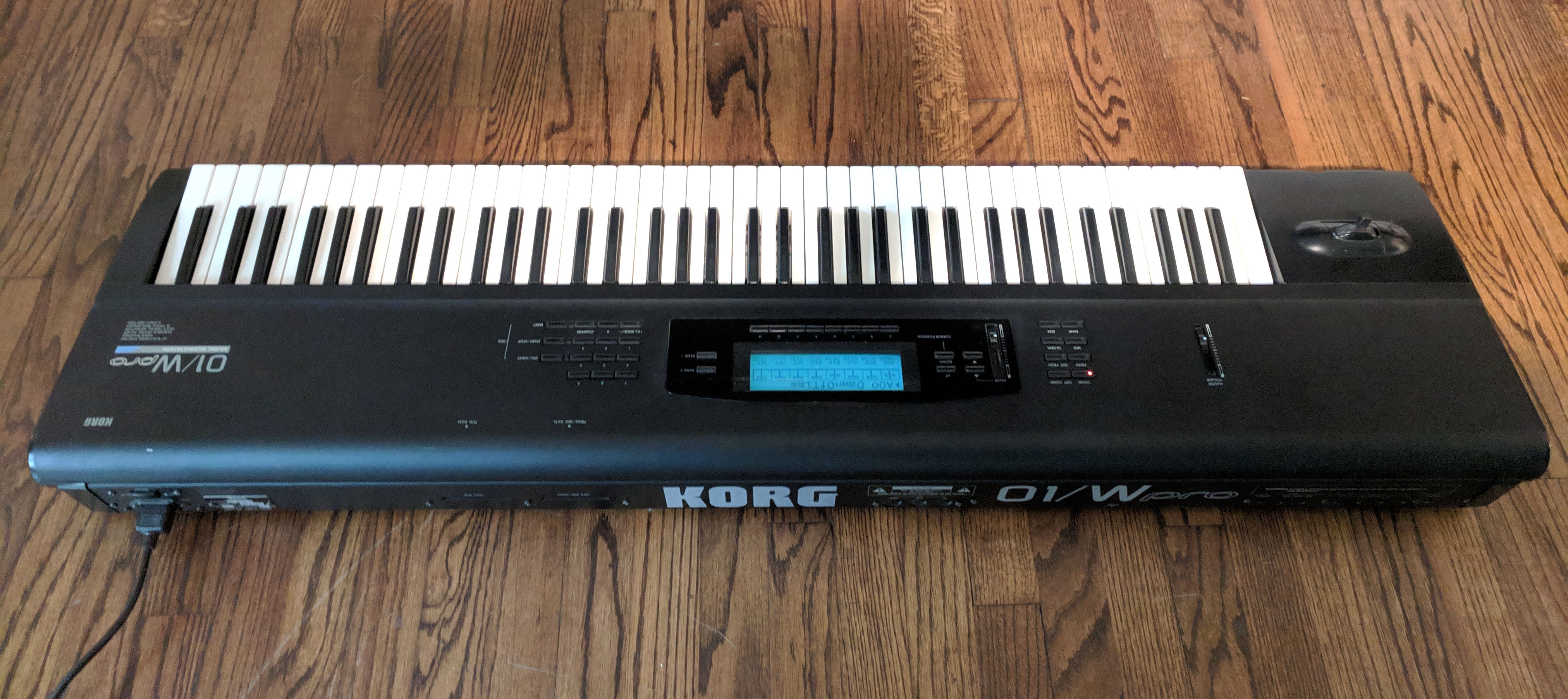 KORG 01/W pro（シンセサイザー） - 鍵盤楽器、ピアノ