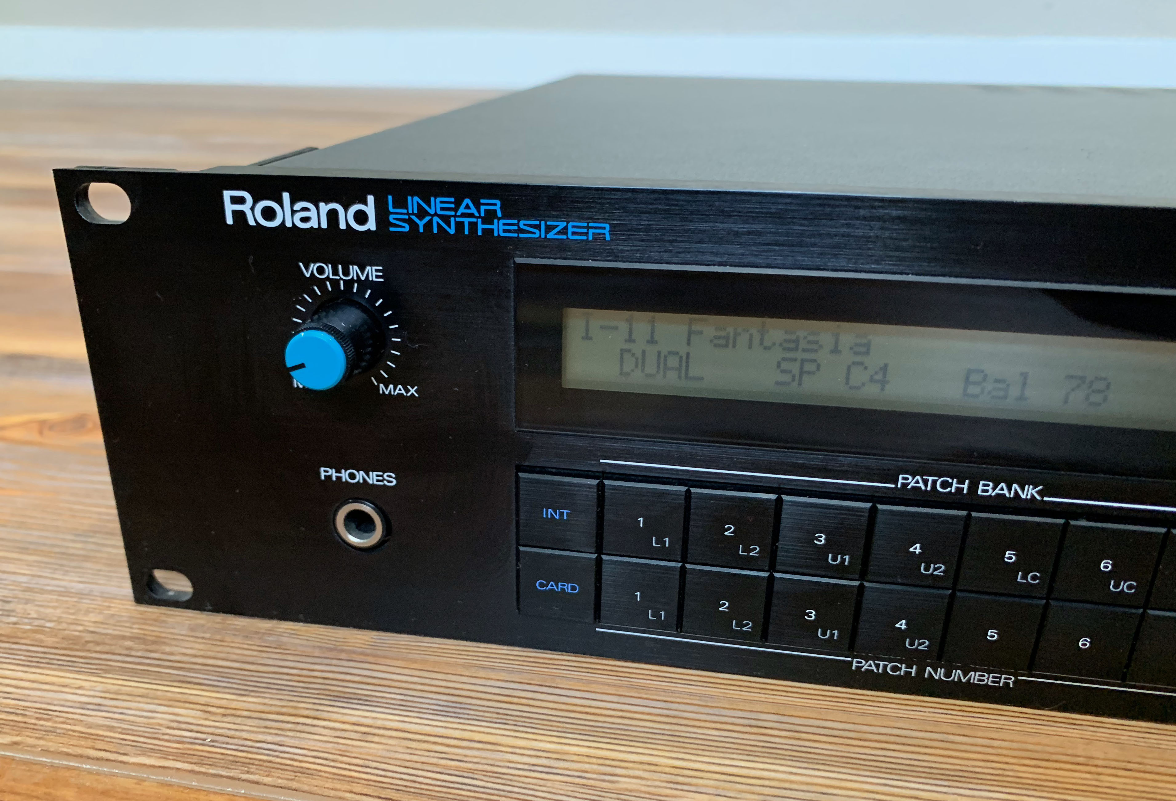 純正売上3214 D-550 Roland 中古品 送料無料　匿名配送　ラック付き ローランド 音源モジュール