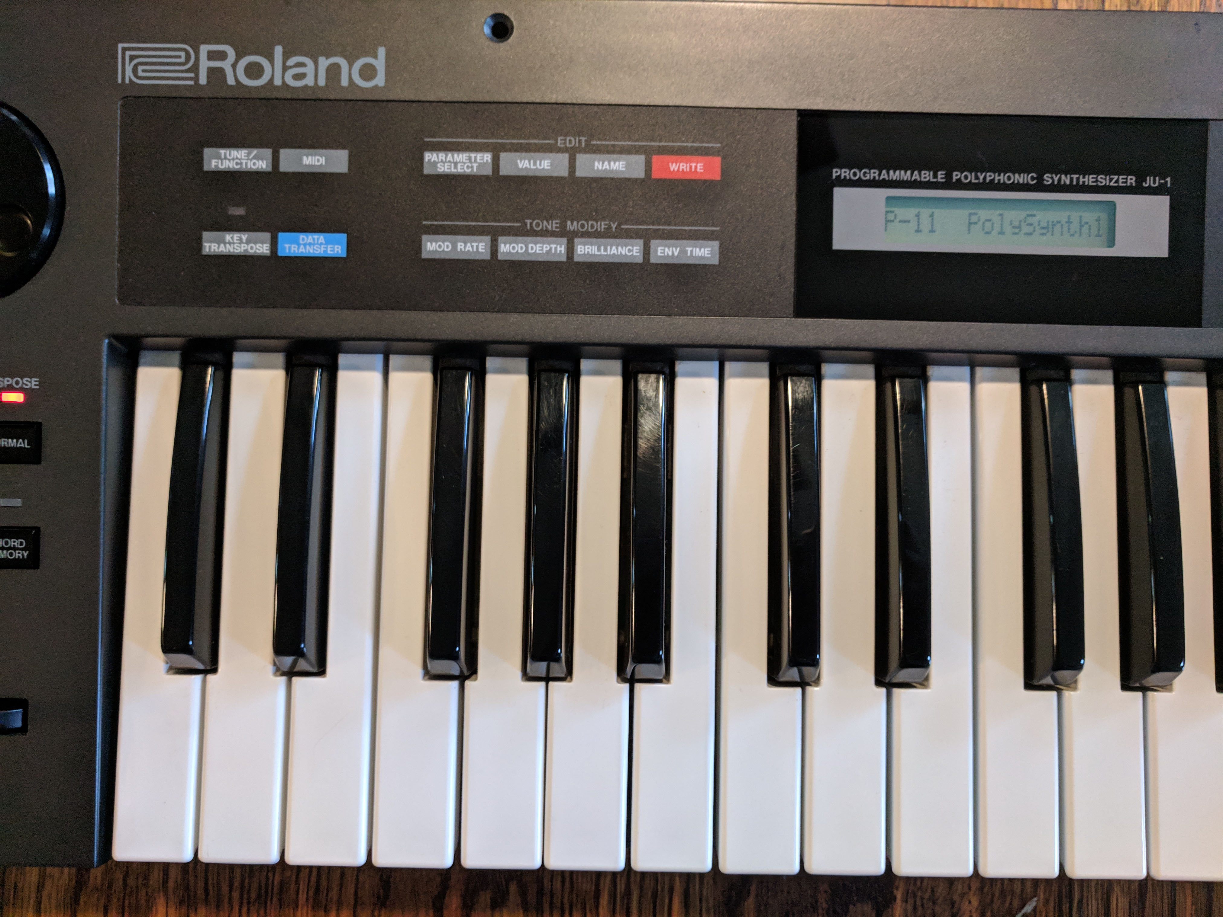 Roland Juno-1