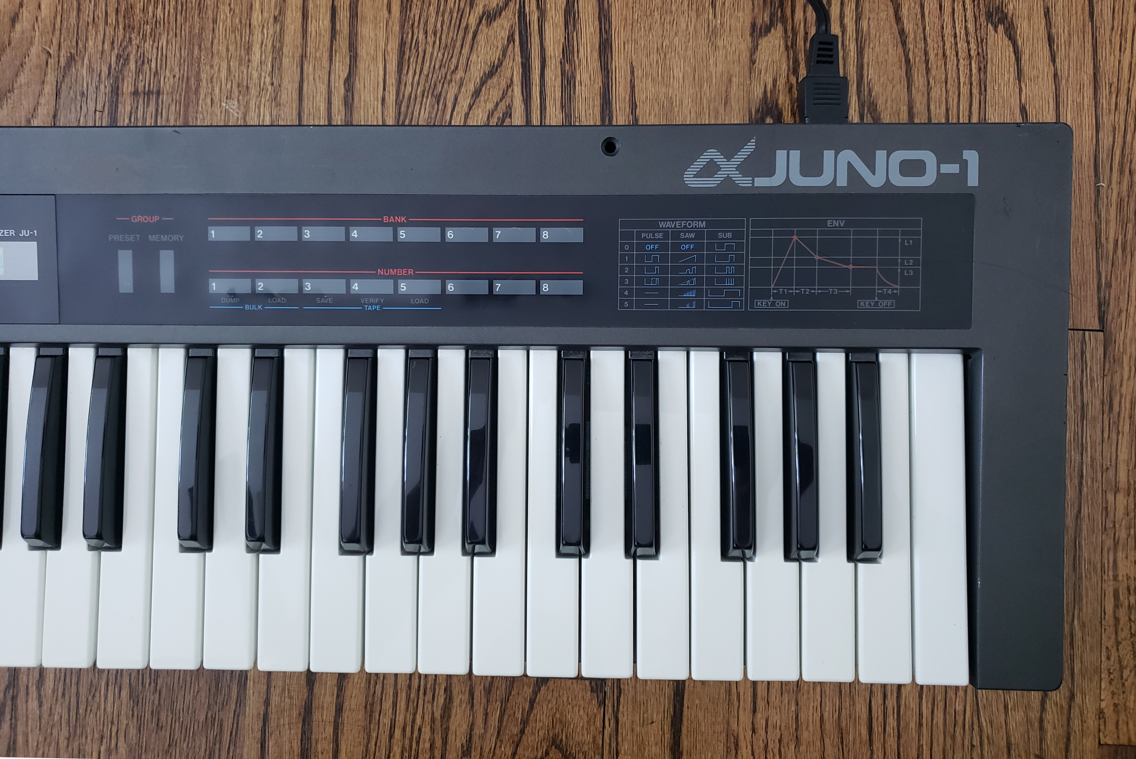 Roland Juno-1
