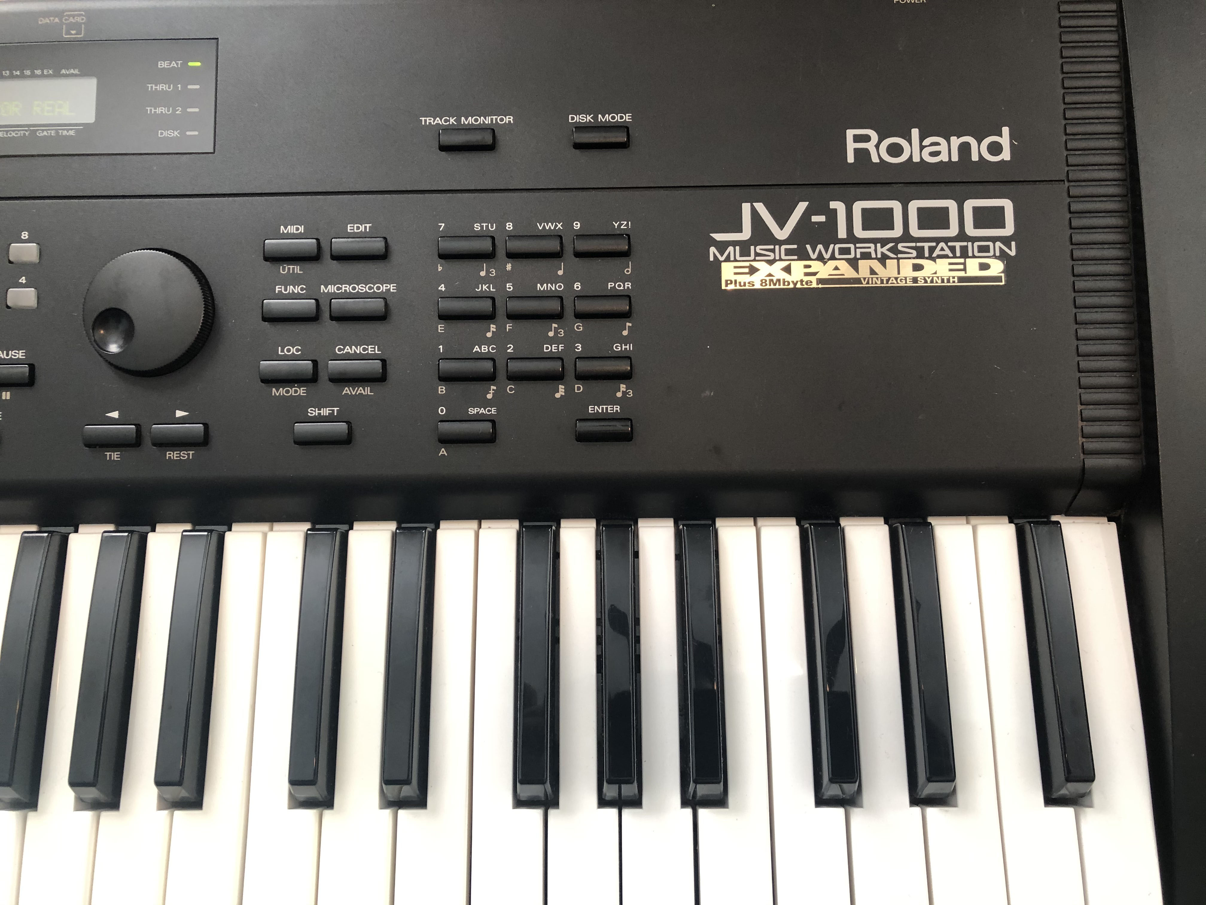 Roland JV-1000