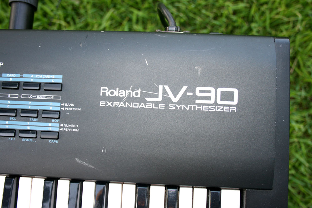 Roland JV-90