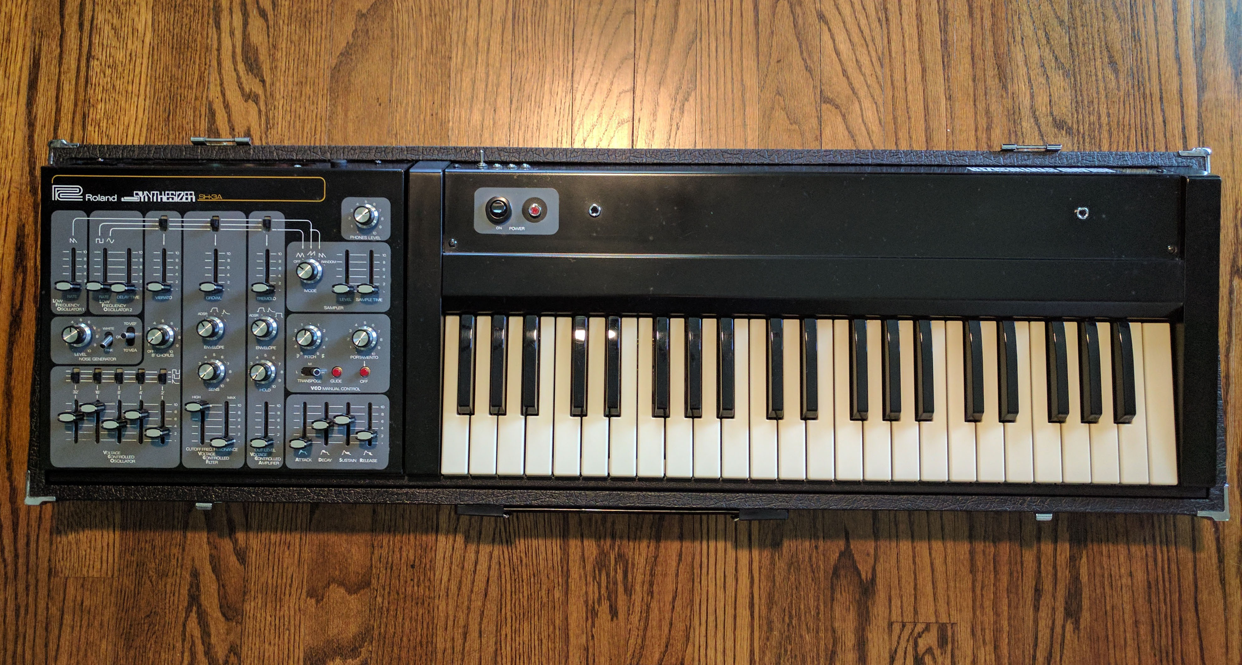 Roland SH-3, SH-3A photo gallery - Syntaur