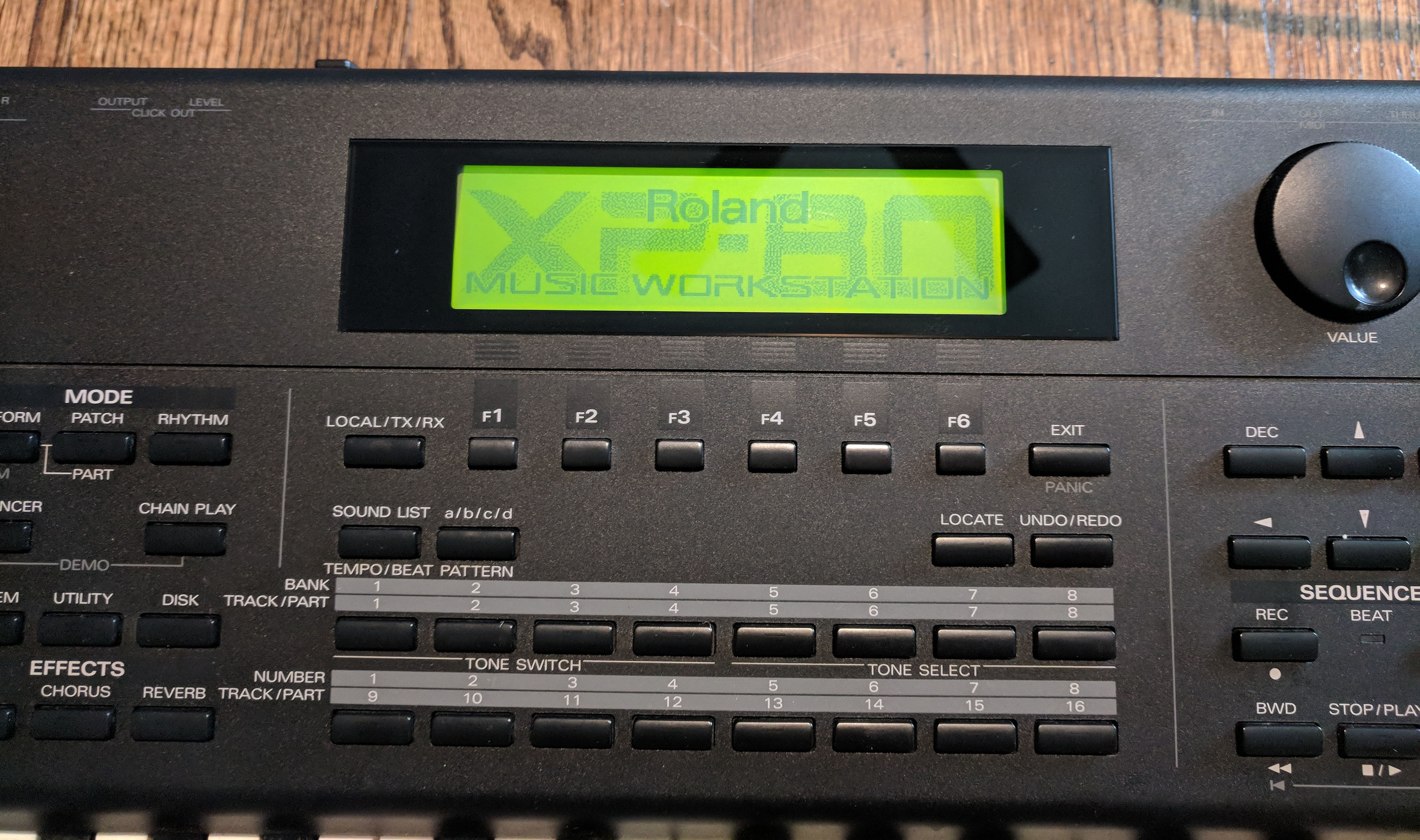 Roland XP80 photo gallery Syntaur