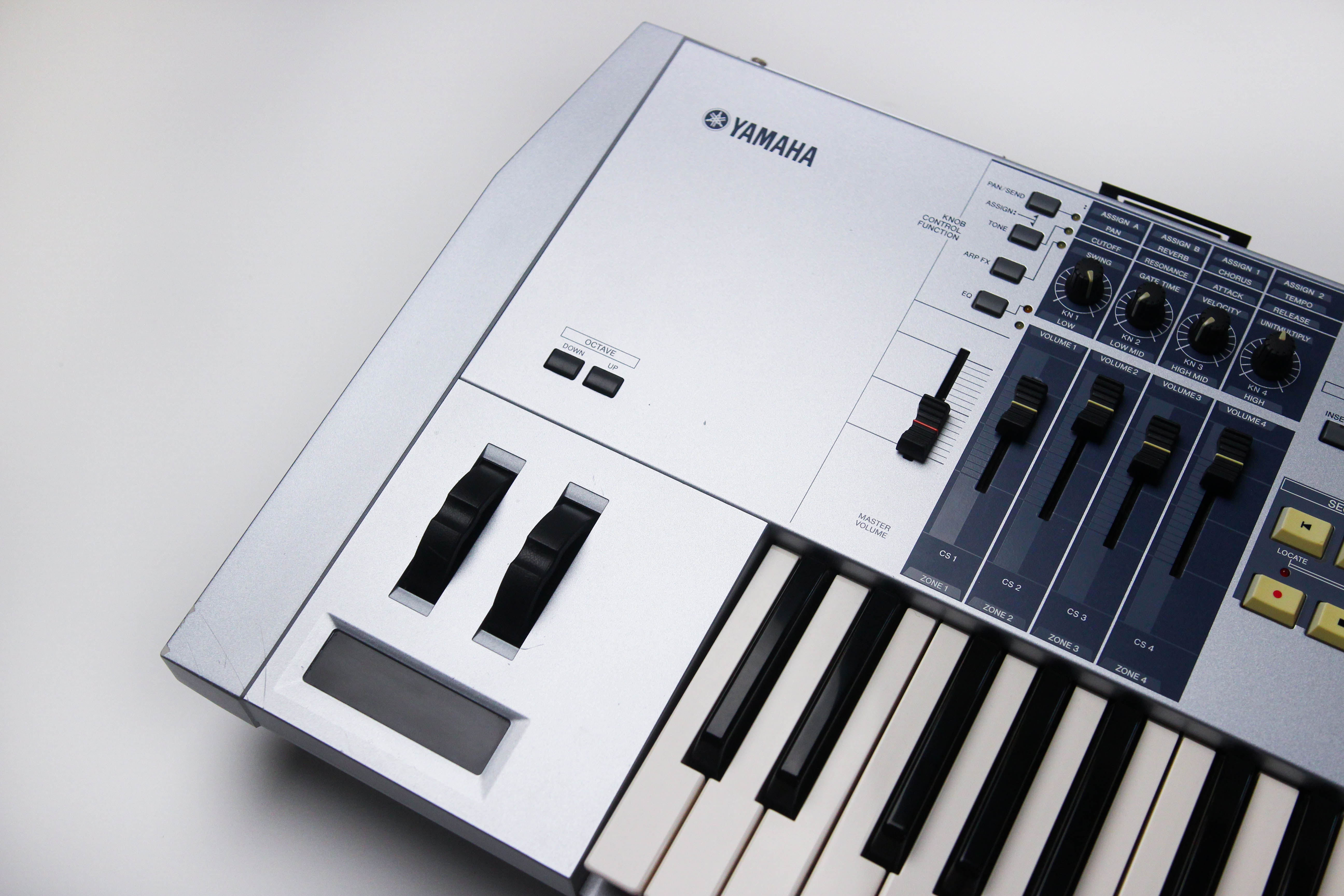 Yamaha Motif ES6 photo gallery Syntaur