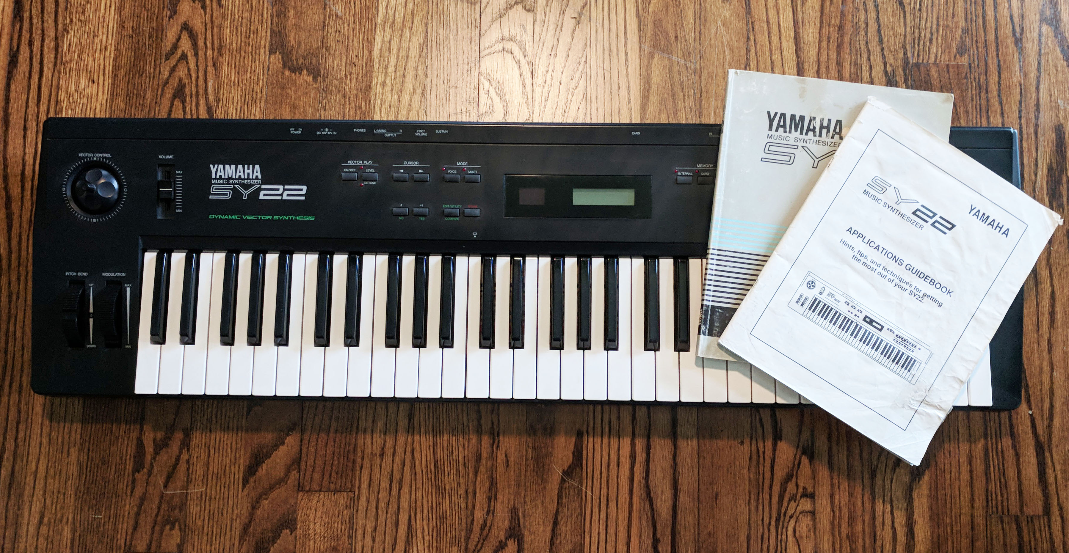 YAMAHA SY22 シンセサイザー 1990-