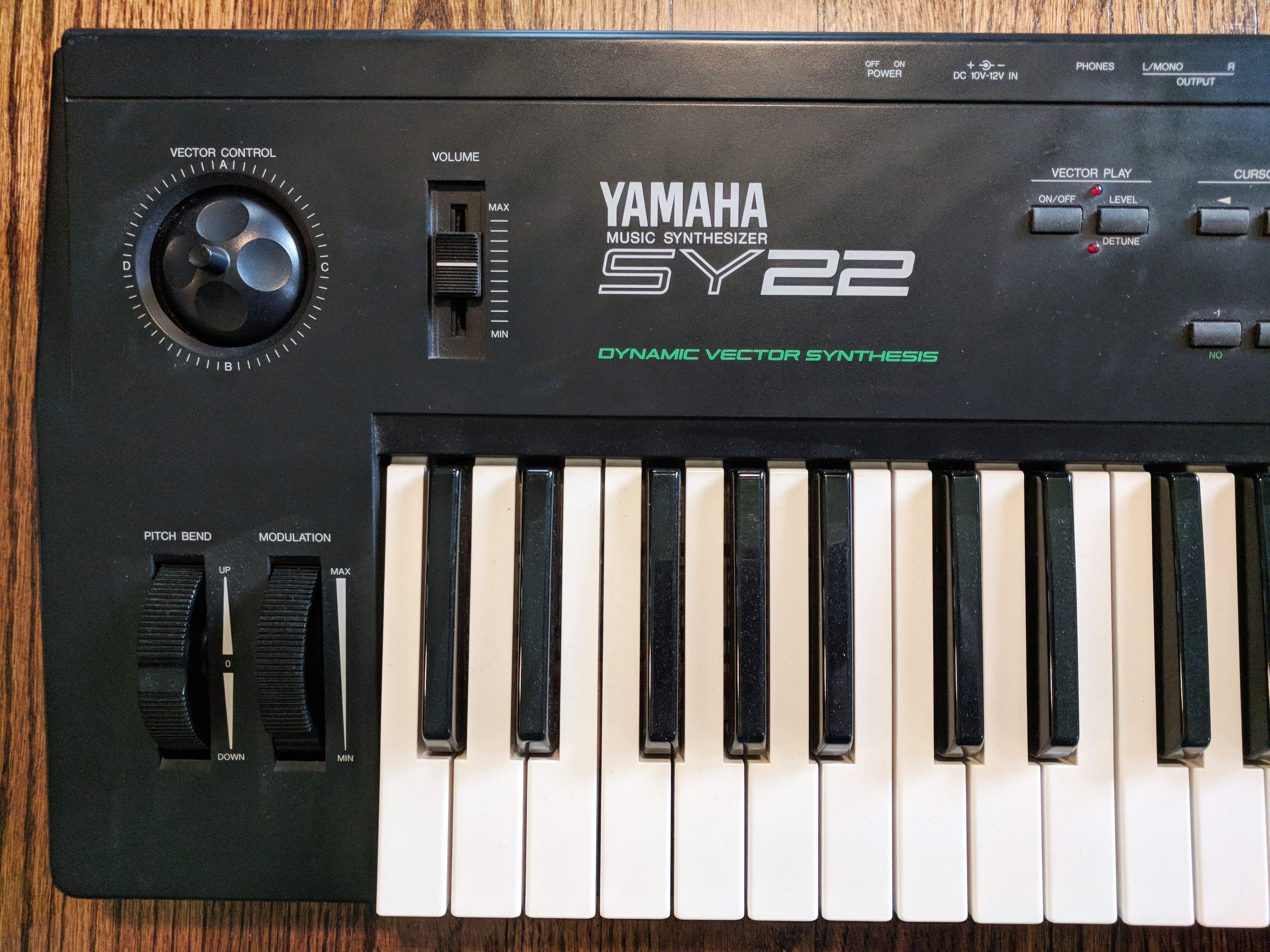 動作品 Yamaha SY22 Synthesizer シンセサイザー - 器材