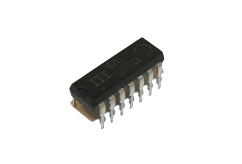 IC, SAA1004N frequency divider