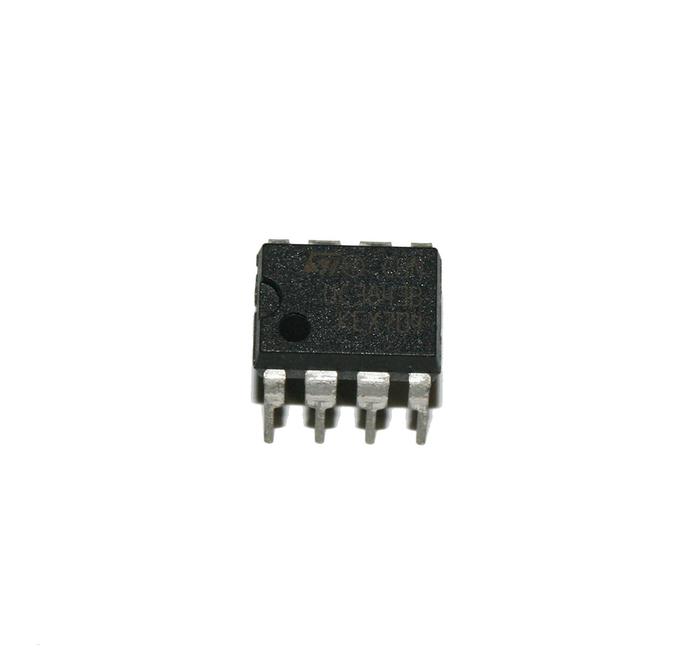 IC, UC3843 PWM controller