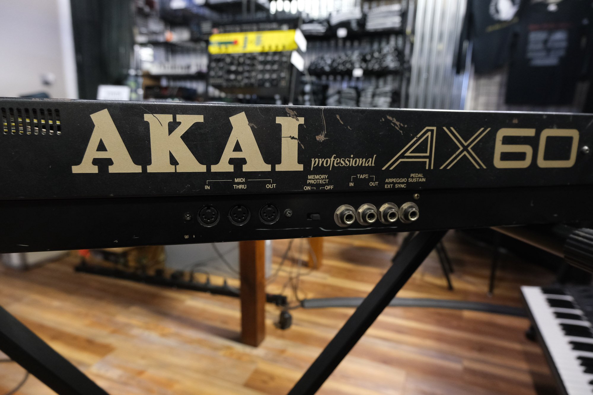 Akai AX60