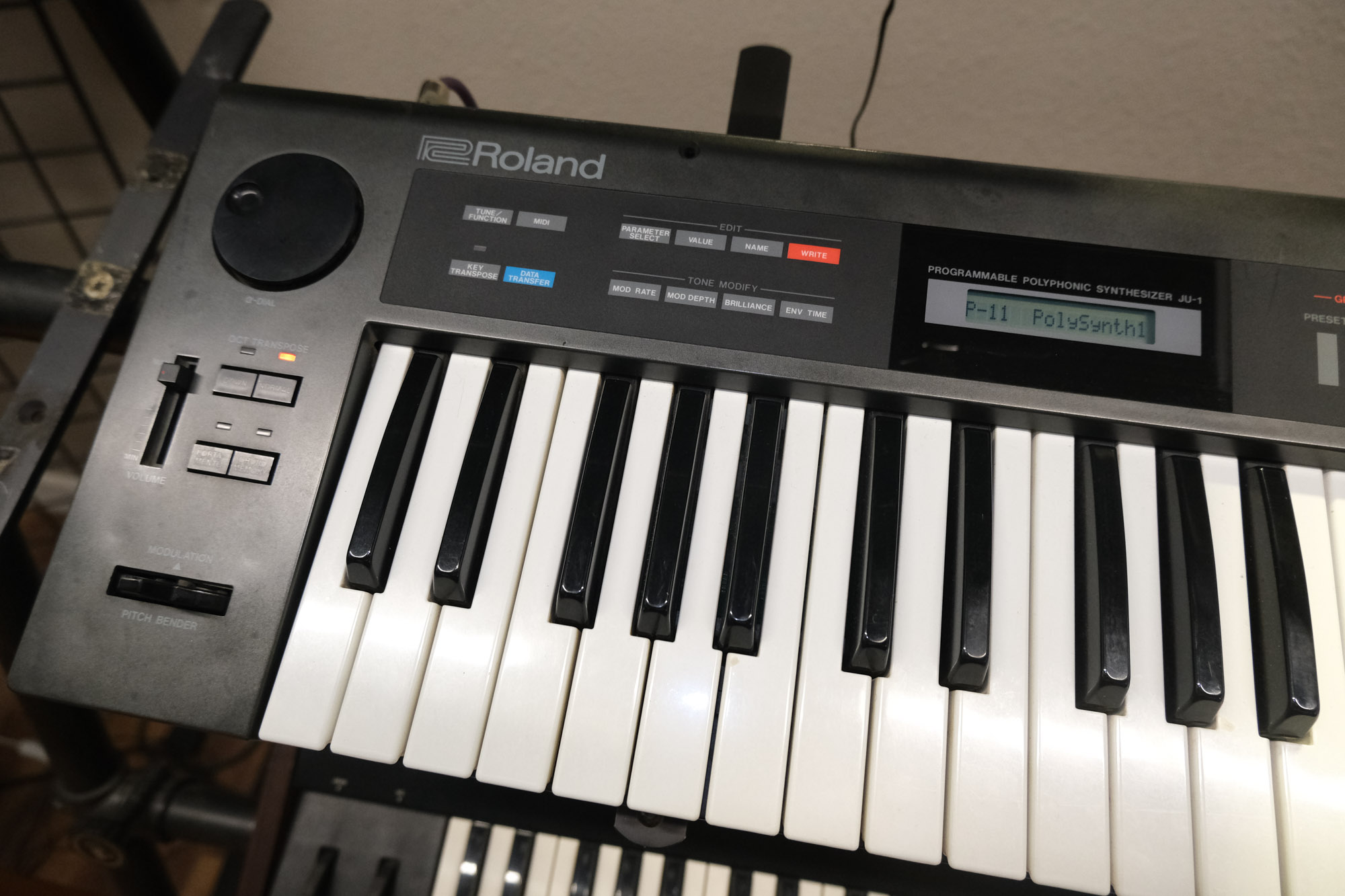 Roland Alpha Juno-1