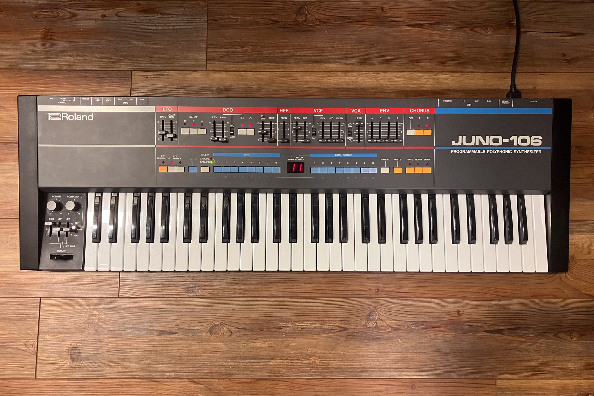 Roland Juno-106