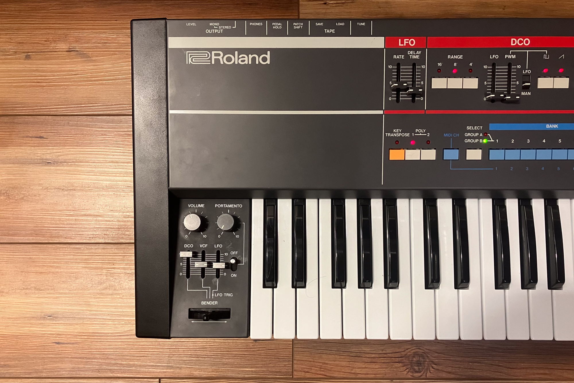 Roland Juno-106