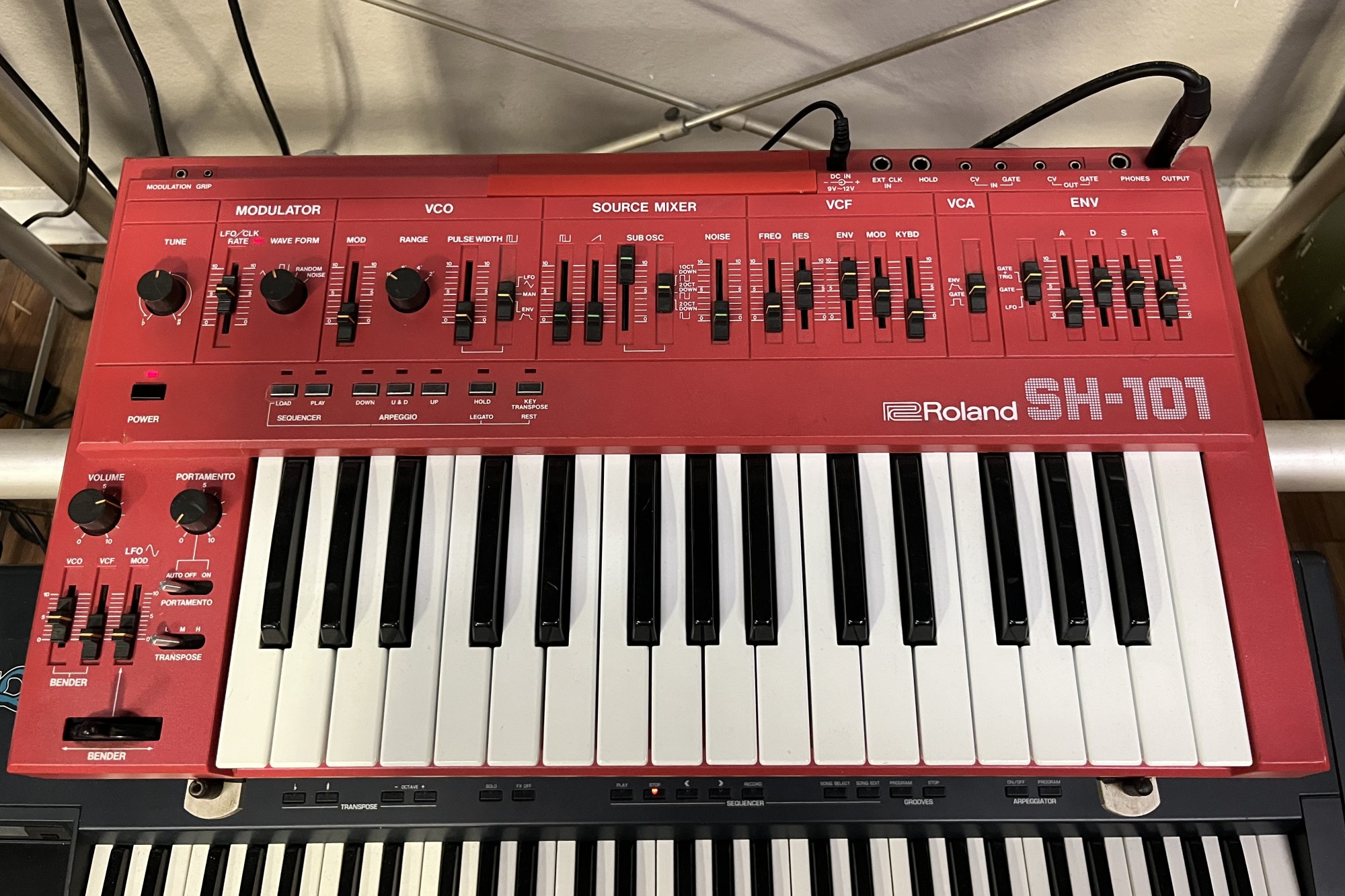 Roland SH-101