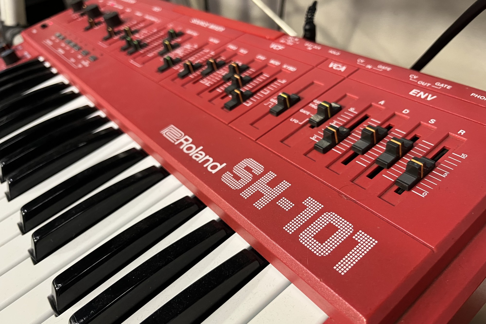 Roland SH-101